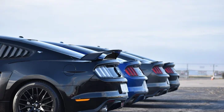 Exkluzivní škola smyku: jízdy ve voze Ford Mustang 5.0 GT na profi polygonu
