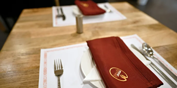 Indická masová nebo vegetariánská hostina v centru Prahy pro 2 osoby