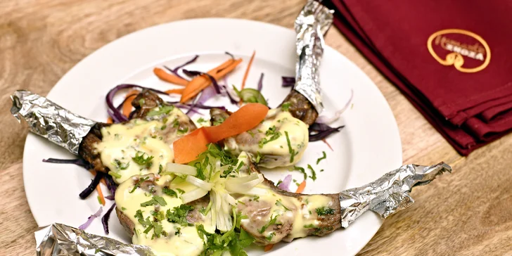 Indická masová nebo vegetariánská hostina v centru Prahy pro 2 osoby