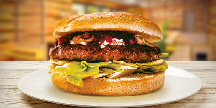 Kančí burger z limitované nabídky, bezedný nápoj i omáčka v Country Burger