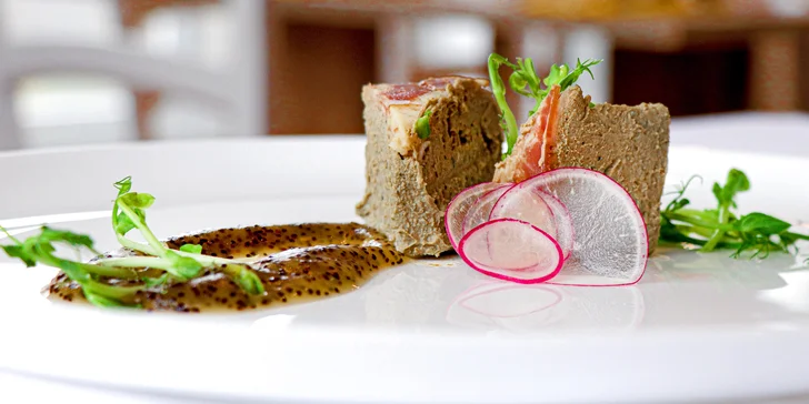 Dárkový voucher do moderní restaurace Naproseku v Sezemicích