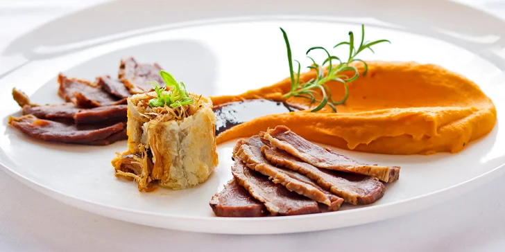 Dárkový voucher do moderní restaurace Naproseku v Sezemicích