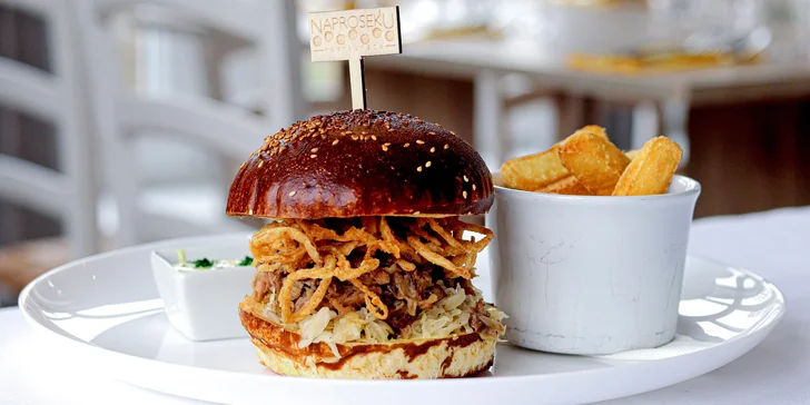 Dárkový voucher do moderní restaurace Naproseku v Sezemicích