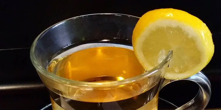 Zahřejte se v Cafe Once: Svařené víno či horký nápoj dle výběru pro dvě osoby