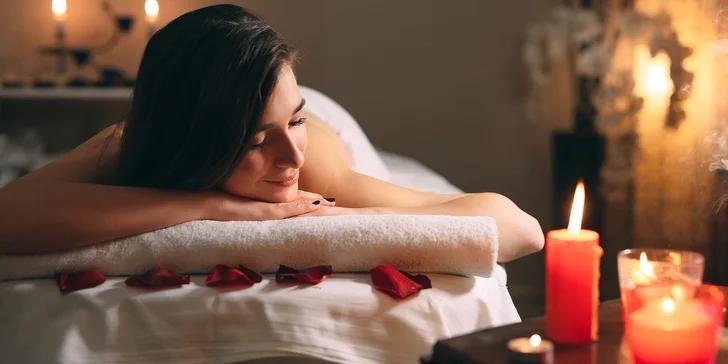 Ájurvédská harmonizační masáž celého těla včetně hlavy: 90 minut relaxu
