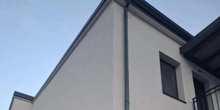 Samozrejmosťou je bezplatné Wi‑Fi a súkromné parkovanie pri apartmáne.
