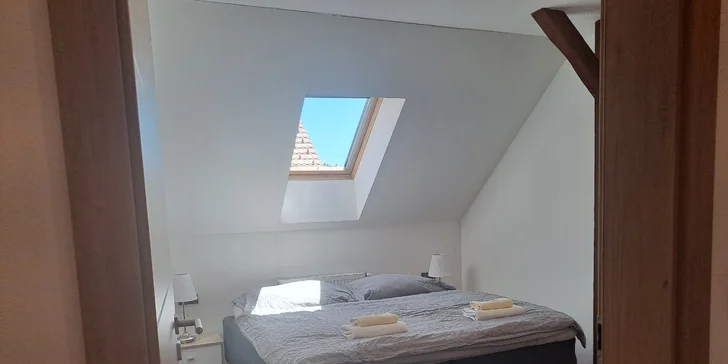  Vyspíte se v komfortních manželských postelích, případně na dalším plnohodnotném jednolůžku.