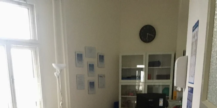  Zhruba hodinu z celého vyšetření si vyhradíte na korekci držení těla, korekční a kompenzační cvičení i ergonomické úpravy.