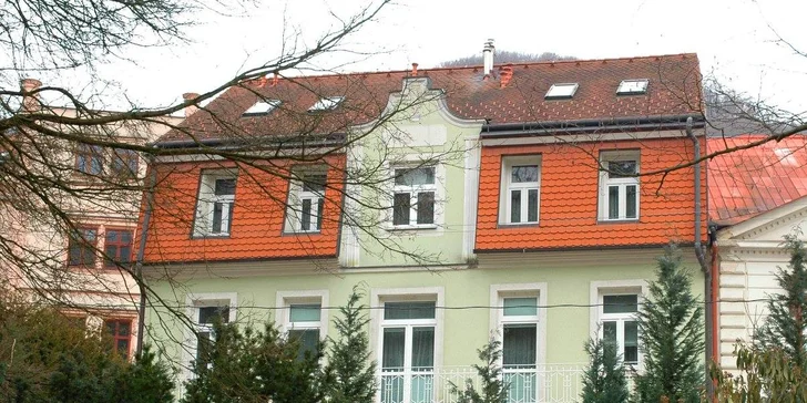 Léto nebo podzim v Trenčianských Teplicích pro 2 s možností relaxu