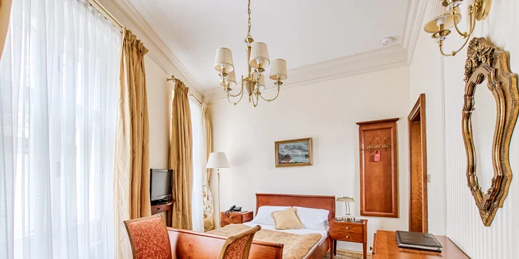 Pobyt v luxusním historickém hotelu ve Štramberku se snídaní či polopenzí, vínem a Lašskými lázněmi
