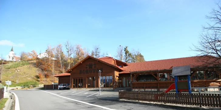 4chodové menu v restauraci s výhledem na Lysou horu: kachní prsa nebo pstruh i lahev vína