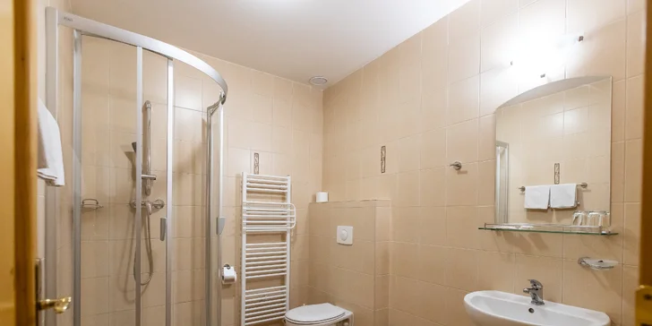Pobyt v kolibě na Slovensku: snídaně, sauna či masáž i aquapark