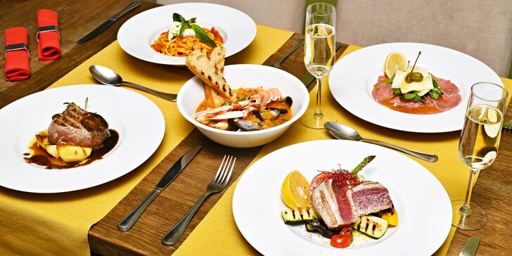 Pravé italské menu pro dva: rybí polévka nebo carpaccio, steak z tuňáka či hovězí a další dobroty
