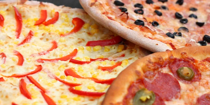 Pizzy od Gustlíčka: výběr z 15 druhů o průměru 32 cm i XXL pizzy