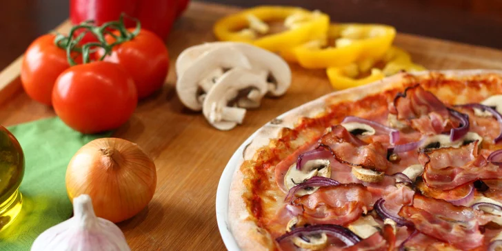 Pizzy od Gustlíčka: výběr z 15 druhů o průměru 32 cm i XXL pizzy