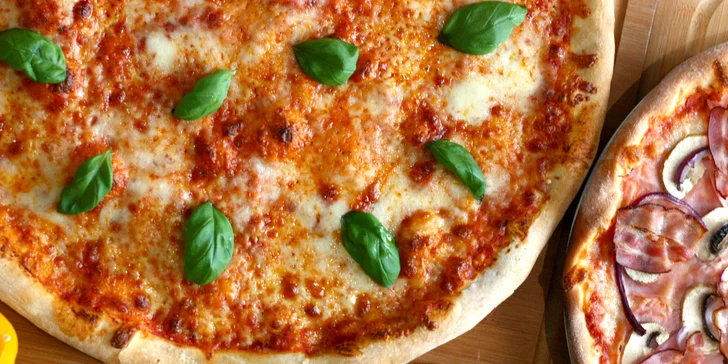 Pizzy od Gustlíčka: výběr z 15 druhů o průměru 32 cm i XXL pizzy