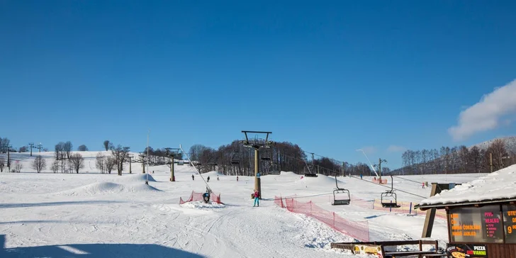 Na lyže s celou rodinou: celodenní permanentky do Skiareálu Vrchlabí – Kebrlák