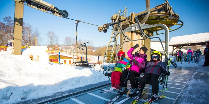Na lyže s celou rodinou: celodenní permanentky do Skiareálu Vrchlabí – Kebrlák