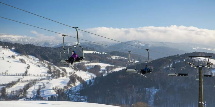 Na lyže s celou rodinou: celodenní permanentky do Skiareálu Vrchlabí – Kebrlák