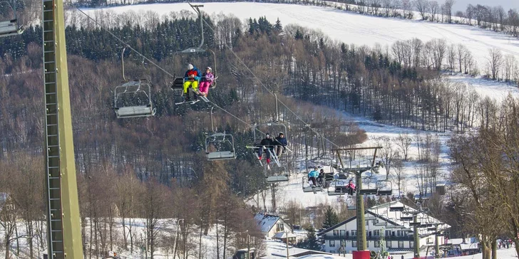 Na lyže s celou rodinou: celodenní permanentky do Skiareálu Vrchlabí – Kebrlák