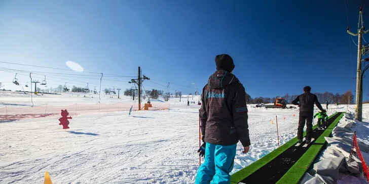 Na lyže s celou rodinou: celodenní permanentky do Skiareálu Vrchlabí – Kebrlák