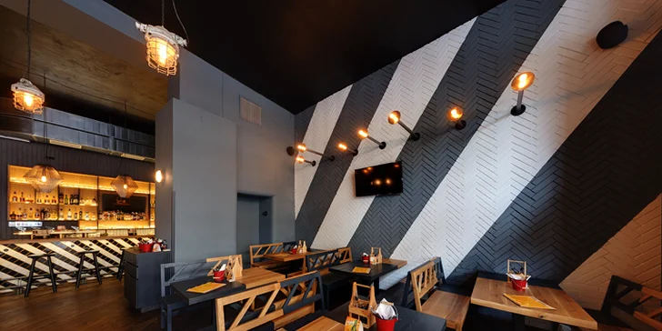Pochutnejte si opět na masových specialitách: otevřený voucher do Rebel Wings v hodnotě až 1500 Kč