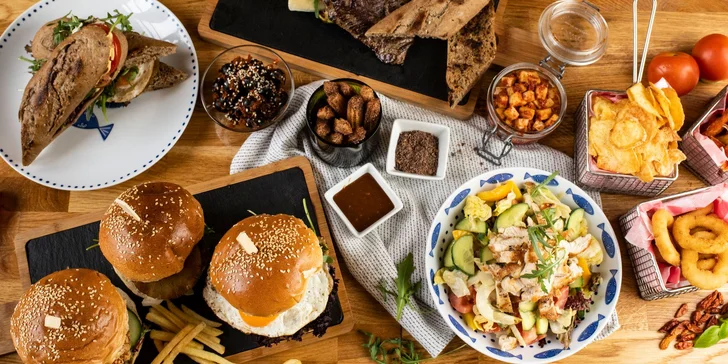 Pochutnejte si v restauraci s neotřelým designem: burger dle výběru, příloha, omáčka i pití