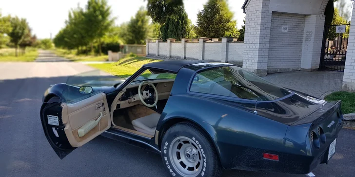 Sportovní veterán Chevrolet Corvette C3 - L82: 10–30 min. spolujízdy či řízení