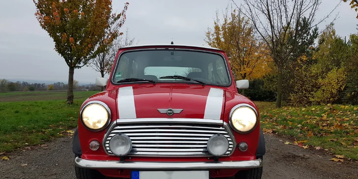 Legendární anglické auto Mini Cooper: 10, 20 i 30 min. spolujízdy nebo řízení