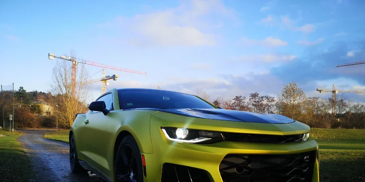 Mač amerických bestií: 20–60 min. v Chevroletu Camaro a Dodge Challenger