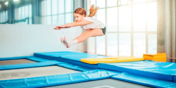 Hopsa hejsa: aréna s trampolínami a dalšími atrakcemi, celodenní vstup pro jednoho i rodinu