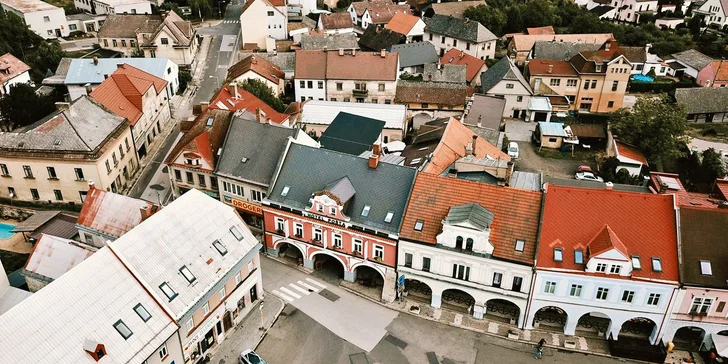 Pobyt v srdci Českého ráje: hotel se snídaní i polopenzí s degustační večeří