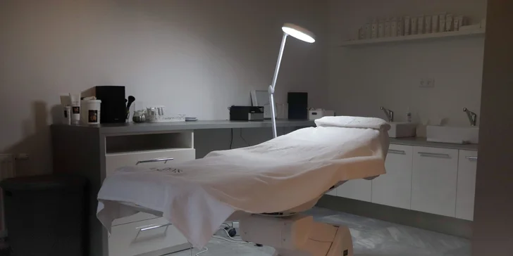 Omlazení a lifting pleti pomocí přístroje HIFUtherapy: oční okolí nebo i celý obličej