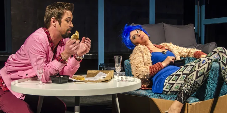Perfect days: Divadelní komedie o tom, že peníze ke štěstí nestačí