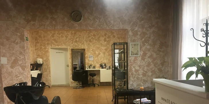 Krásná hned po probuzení: permanentní make-up obočí nebo linek