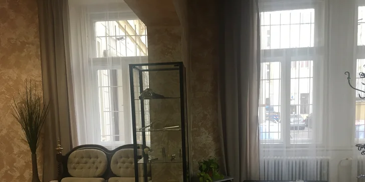 Krásná hned po probuzení: permanentní make-up obočí nebo linek