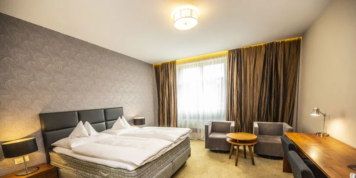 1–2 noci ve 4* zámeckém hotelu Větruše se snídaní a hodinou ve vířivce