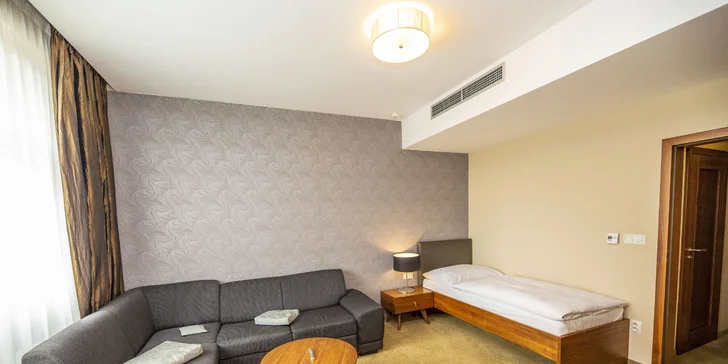 1–2 noci ve 4* zámeckém hotelu Větruše se snídaní a hodinou ve vířivce