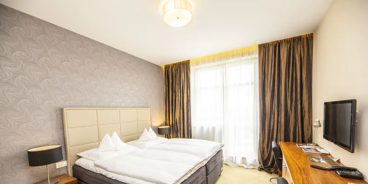 1–2 noci ve 4* zámeckém hotelu Větruše se snídaní a hodinou ve vířivce