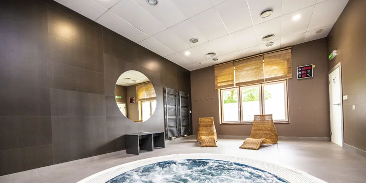 1–2 noci ve 4* zámeckém hotelu Větruše se snídaní a hodinou ve vířivce