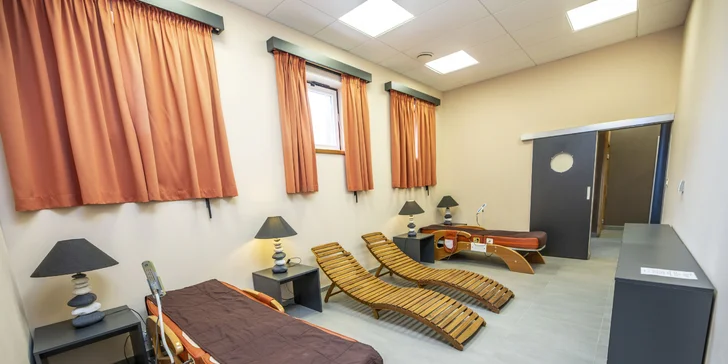 1–2 noci ve 4* zámeckém hotelu Větruše se snídaní a hodinou ve vířivce