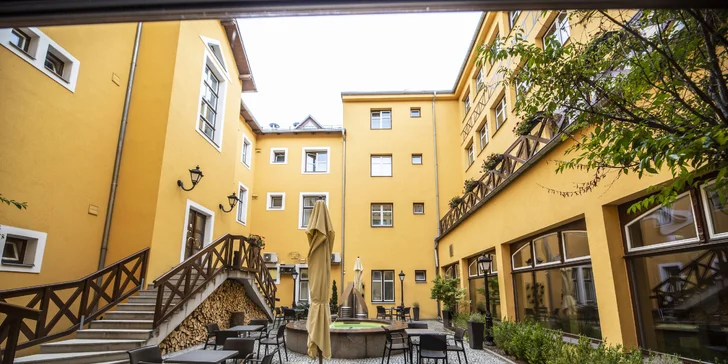1–2 noci ve 4* zámeckém hotelu Větruše se snídaní a hodinou ve vířivce