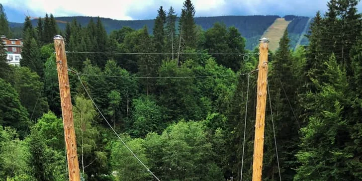 Adrenalinové zážitky v Yellow pointu: bungee trampolína, zip line a obří houpačka