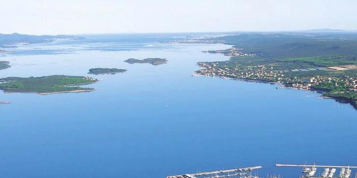 Chorvatský Biograd na Moru: moderní mobilní domy s vlastní kuchyňkou