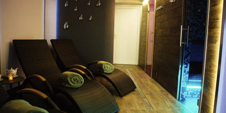 Romantika na Moravě s privátním wellness, sektem a snídaněmi
