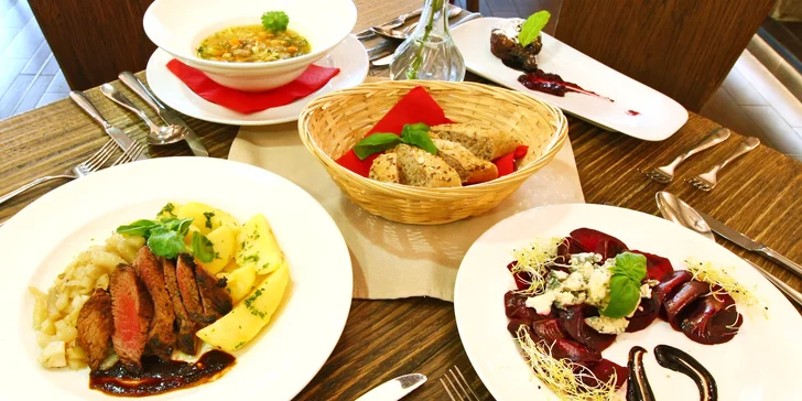 4chodové menu v restauraci s výhledem na Lysou horu: kachní prsa nebo pstruh i lahev vína