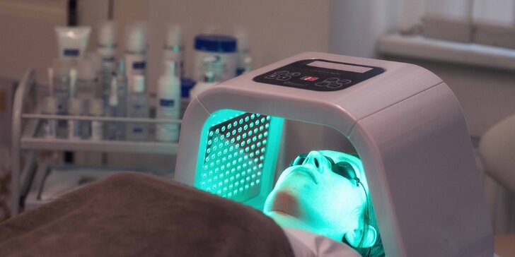 Hydratační kosmetické ošetření ultrazvukem a světelná terapie