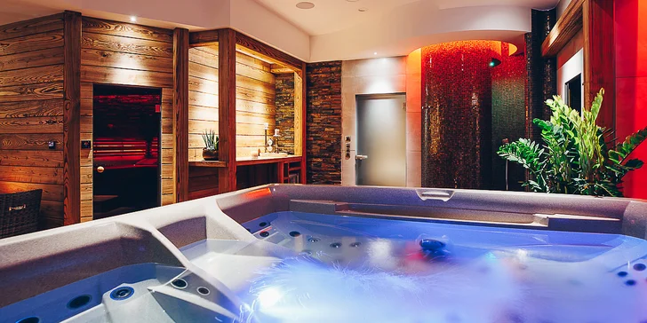Relax v ráji: privátní wellness s vířivkou, párou, saunou a vínem až pro 4 osoby
