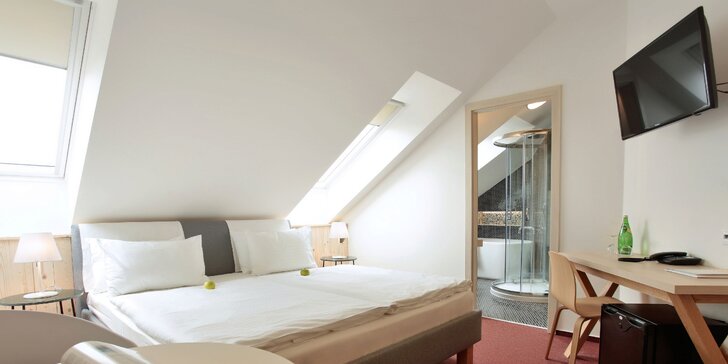 Romantika v Praze: 4* hotel s designovými pokoji, snídaně a relaxace ve wellness
