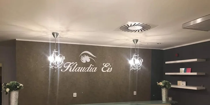 Krásné obočí: kombinace dvou technik microblading + vlásková metoda